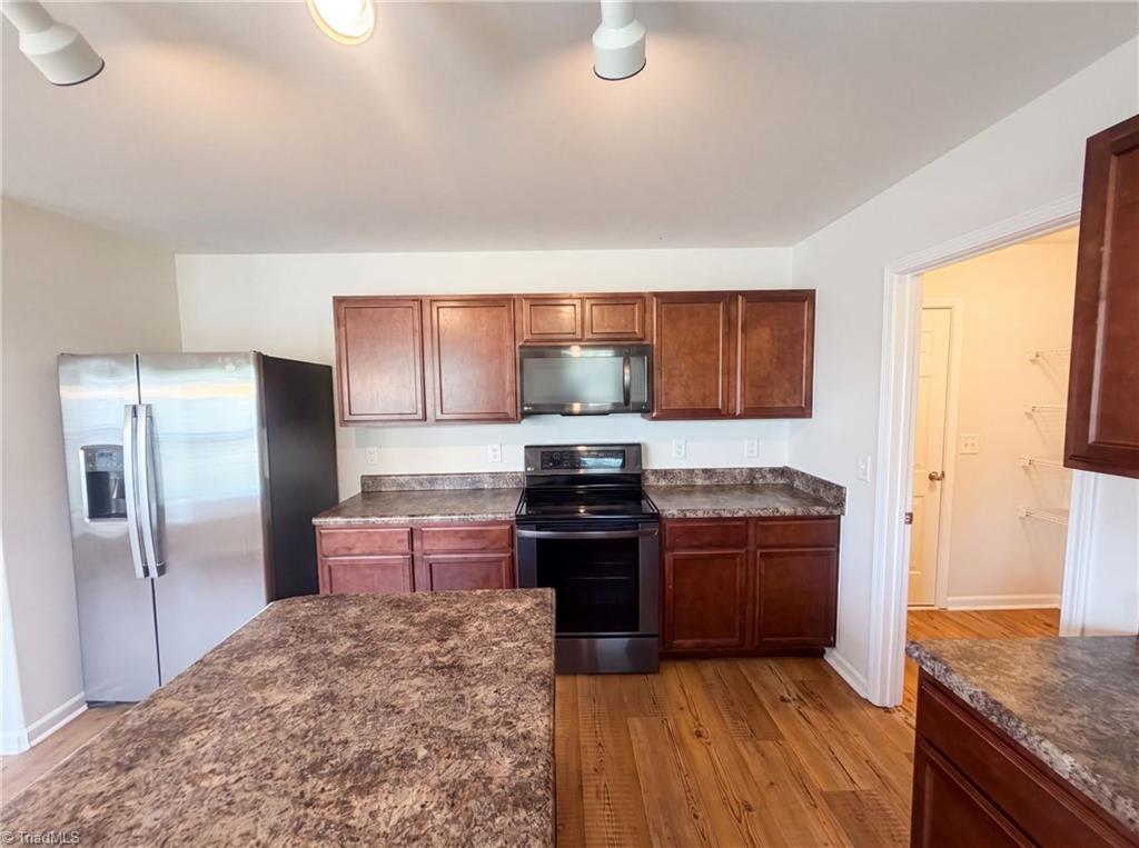 1134 Aster Way Property Photo 14