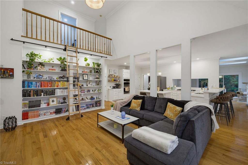 8 Elm Grove Way Property Photo 3