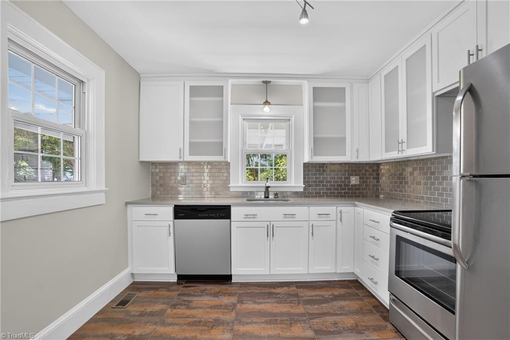 4918 Old Way Road Property Photo 10