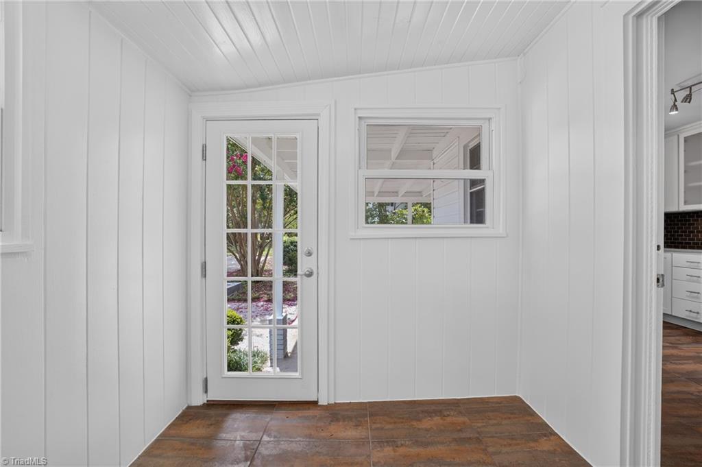 4918 Old Way Road Property Photo 15