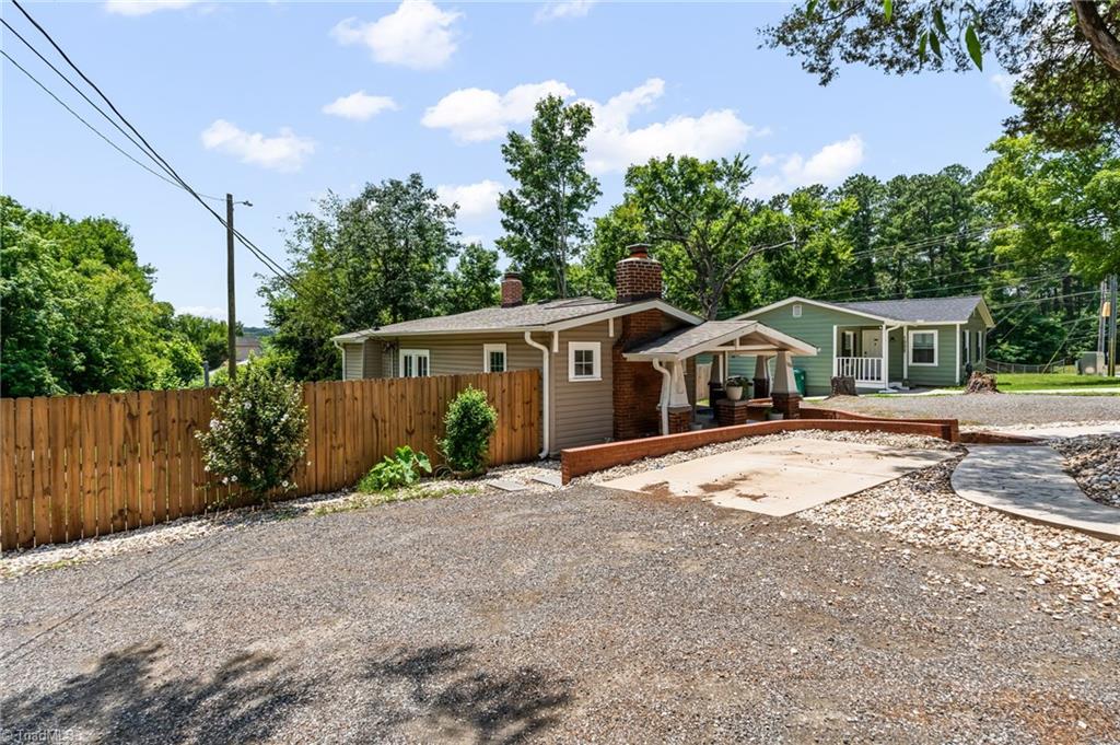 1004 Nathan Hunt Drive Property Photo 3