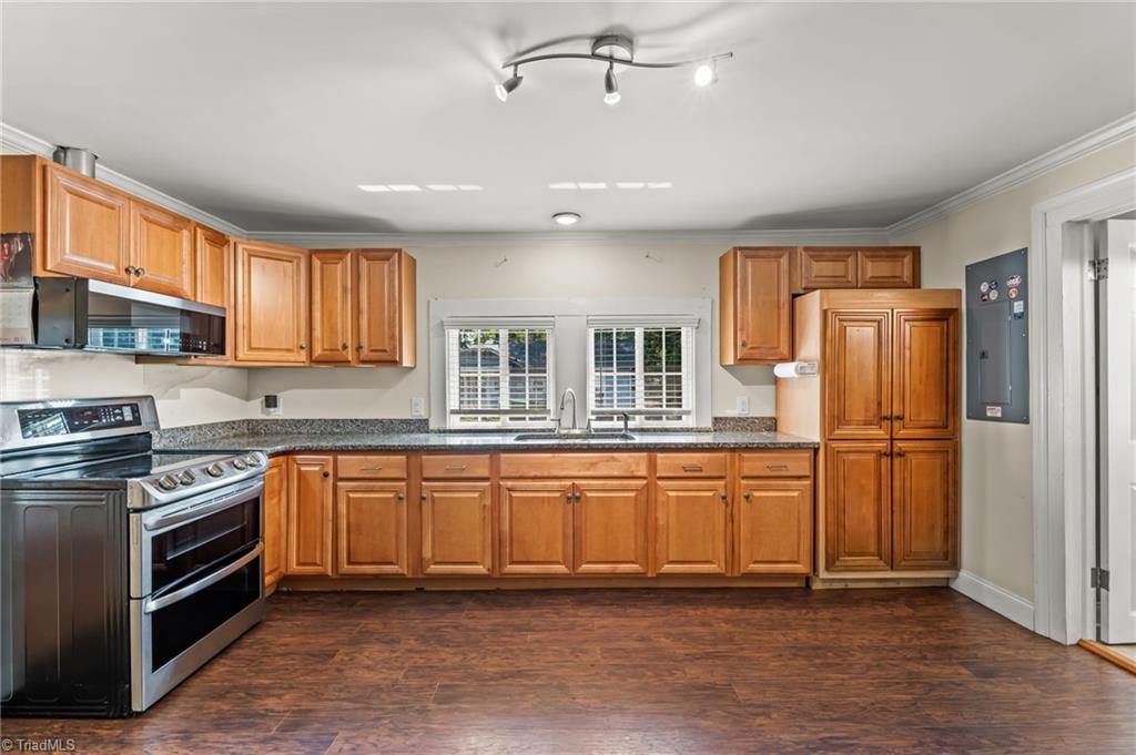 1004 Nathan Hunt Drive Property Photo 11