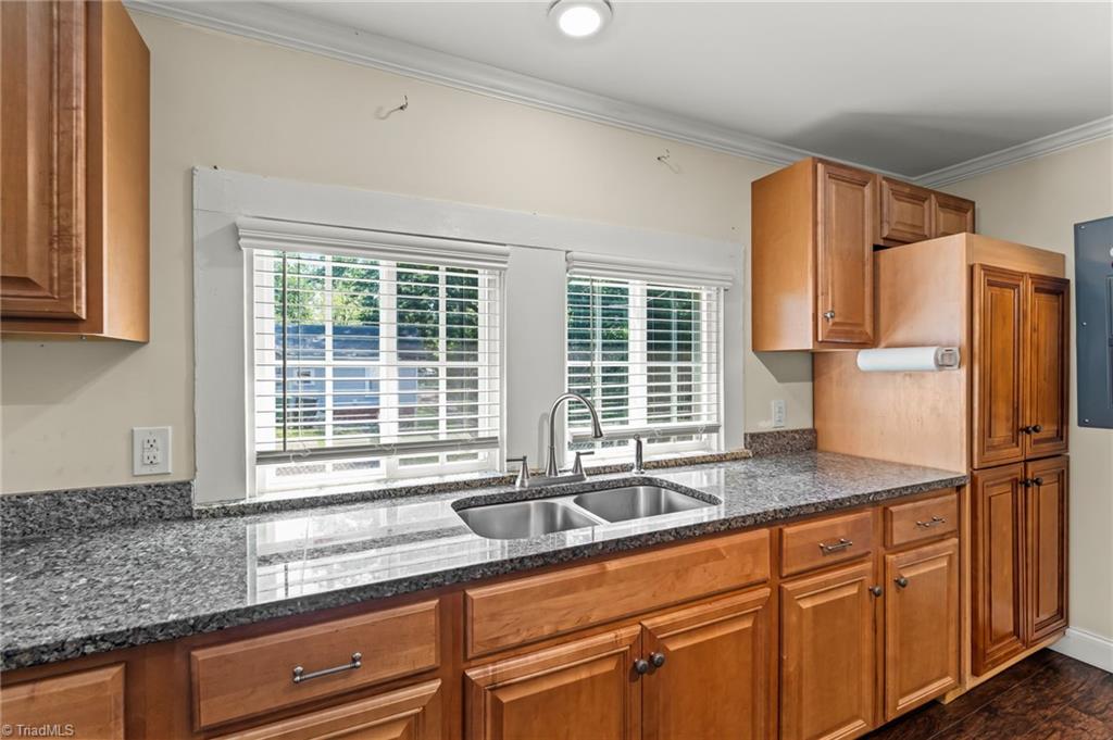 1004 Nathan Hunt Drive Property Photo 12