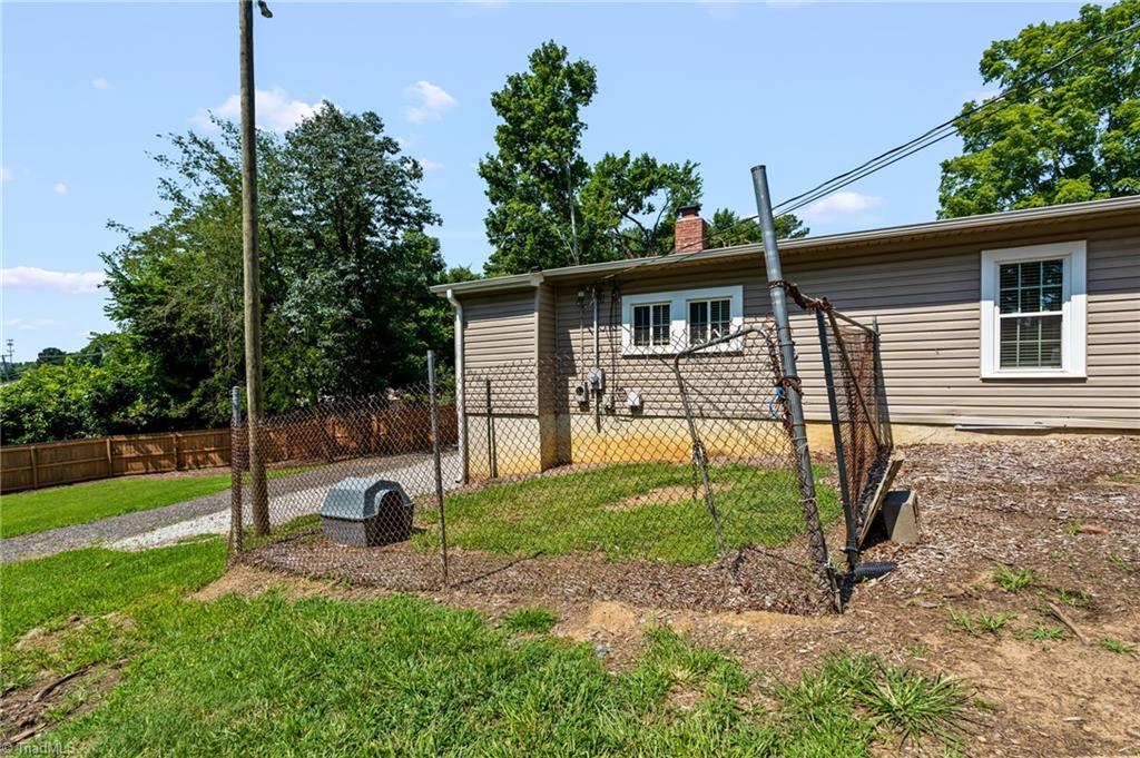 1004 Nathan Hunt Drive Property Photo 27