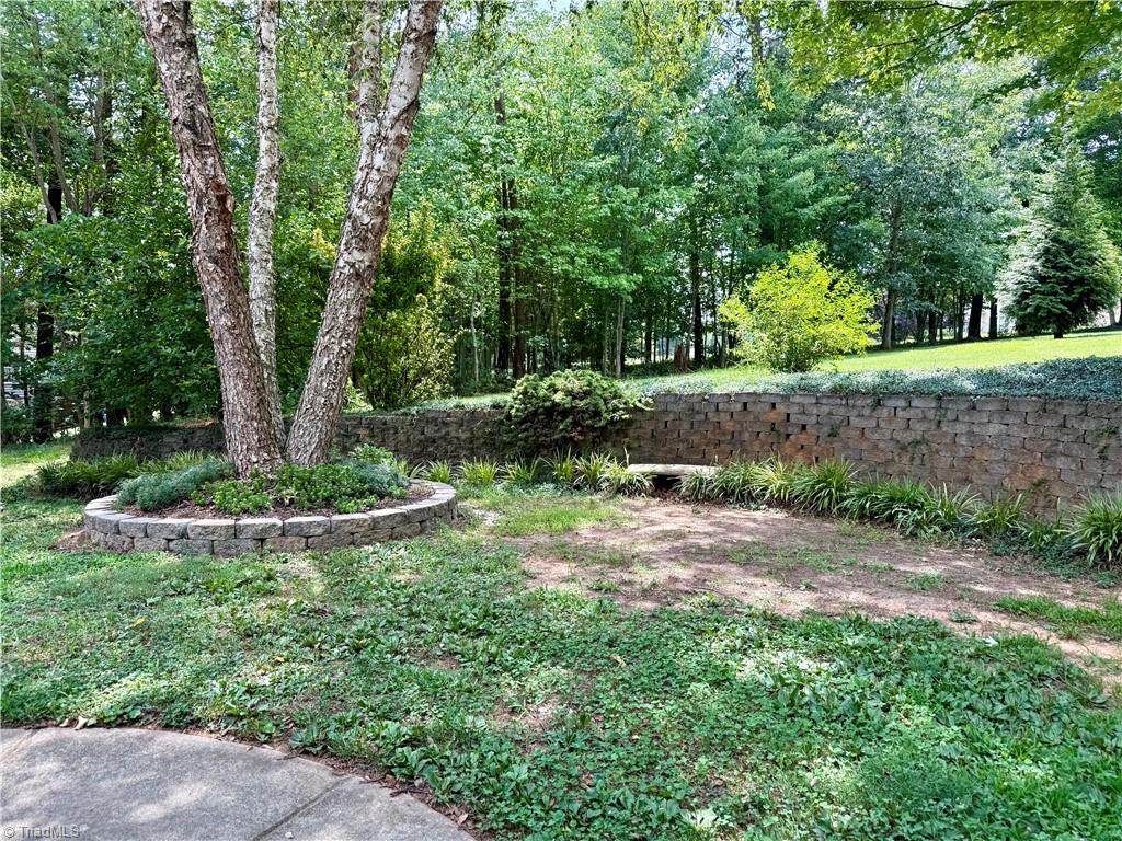 8602 Winding Hill Drive Property Photo 6