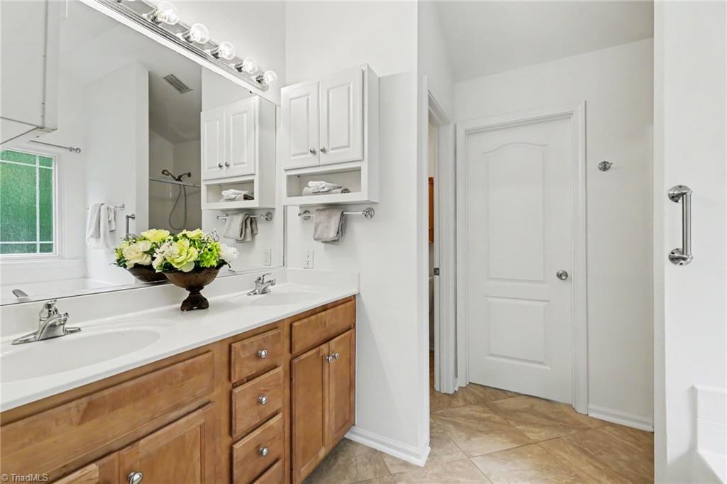 8602 Winding Hill Drive Property Photo 18