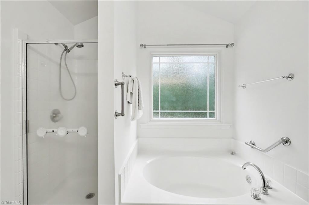 8602 Winding Hill Drive Property Photo 19
