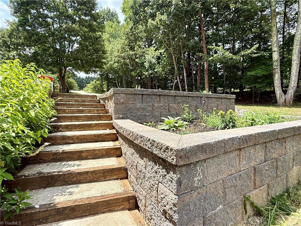 8602 Winding Hill Drive Property Photo 39