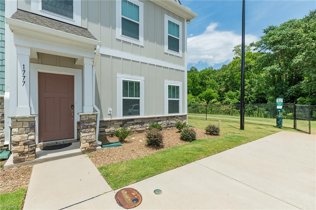 1777 Granby Heights Drive Property Photo 4
