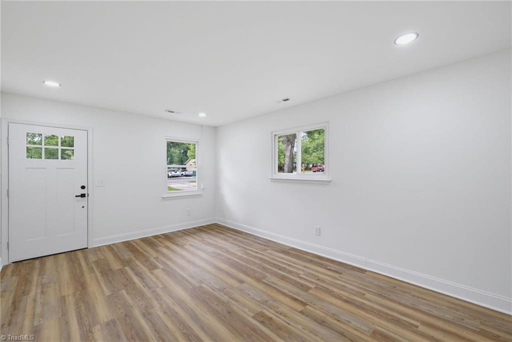 517 Munster Avenue Property Photo 6