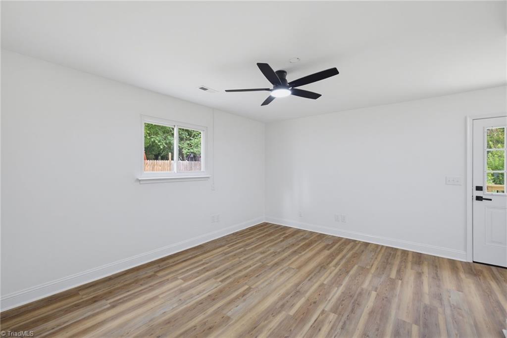 517 Munster Avenue Property Photo 8