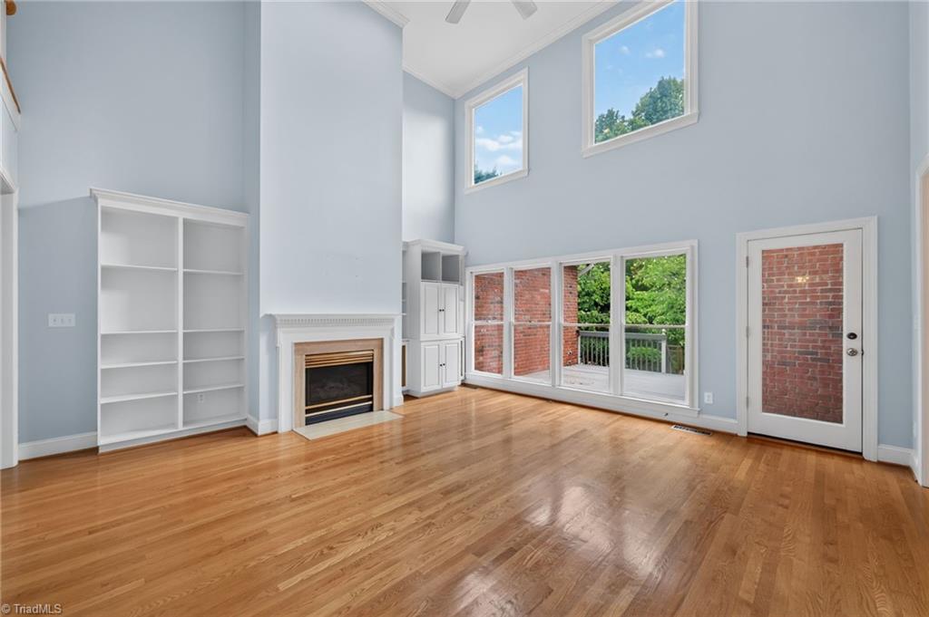 14 Checkerberry Square Property Photo 6