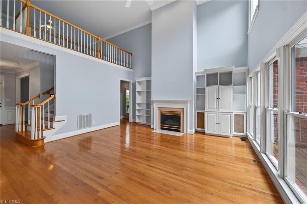 14 Checkerberry Square Property Photo 8