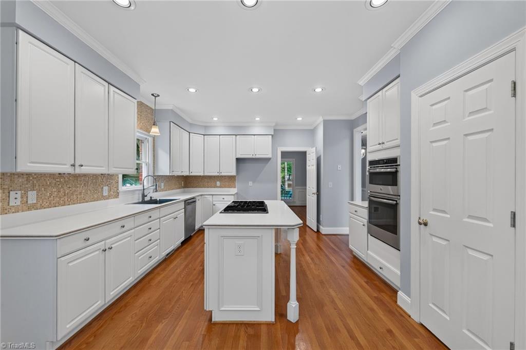 14 Checkerberry Square Property Photo 11