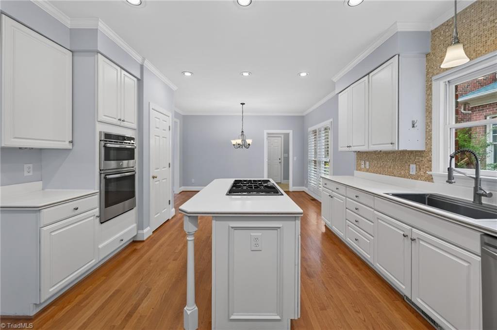 14 Checkerberry Square Property Photo 13
