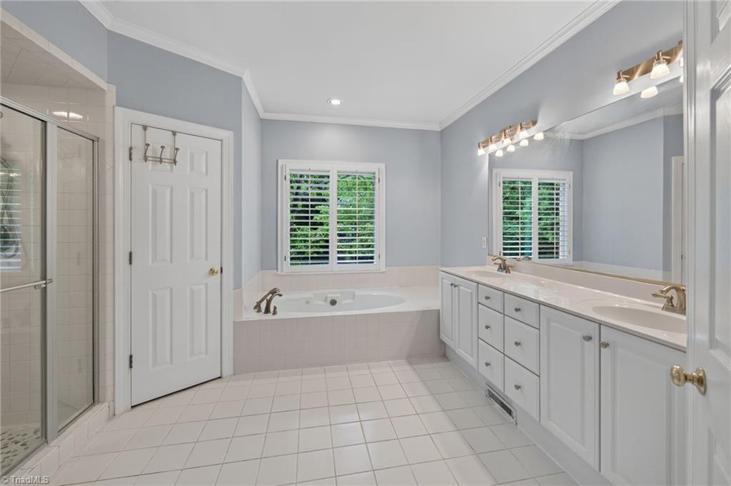 14 Checkerberry Square Property Photo 20