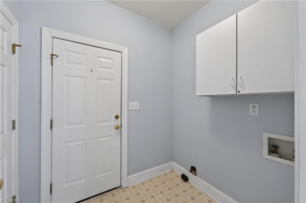14 Checkerberry Square Property Photo 27