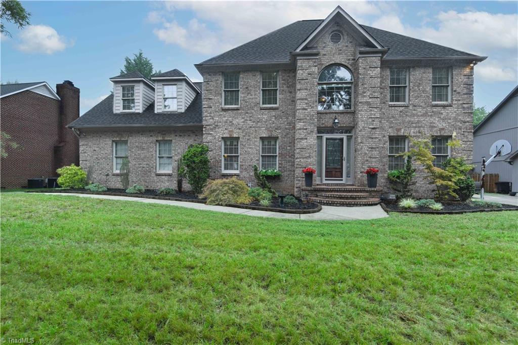 2405 Glen Cove Way Property Photo 1