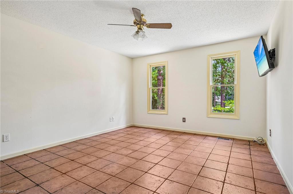520 E Ohio Avenue Property Photo 21