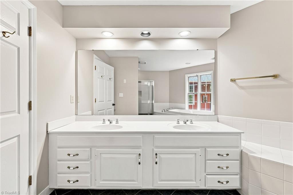 8206 Crows Nest Lane Property Photo 18