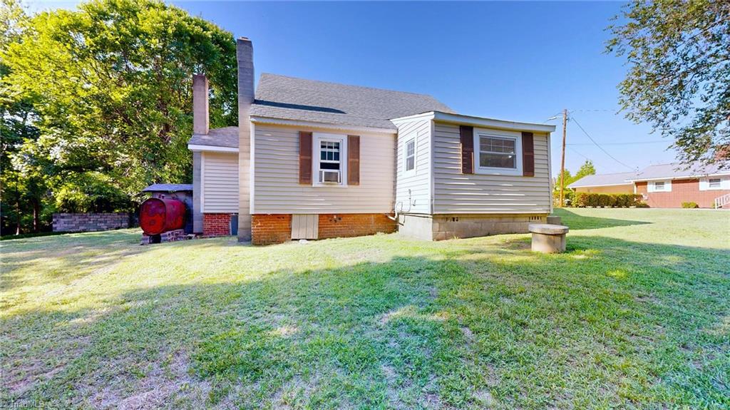 5388 Braxton Craven Road Property Photo 3