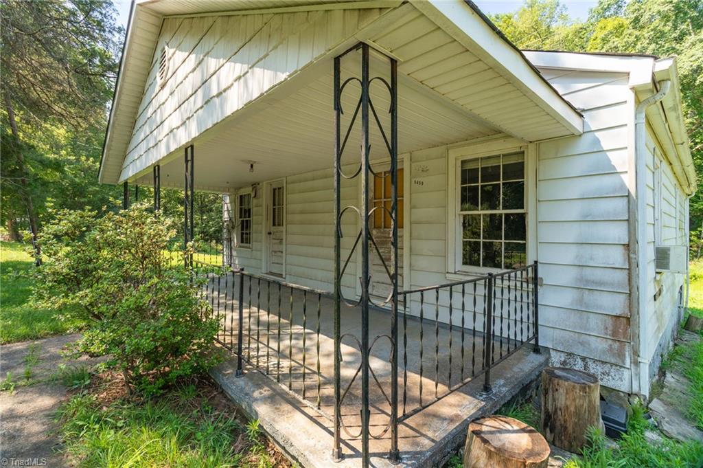 5650 Waller Road Property Photo 2