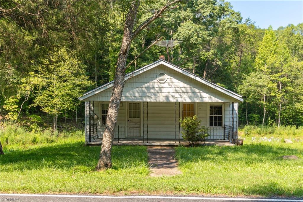 5650 Waller Road Property Photo 3