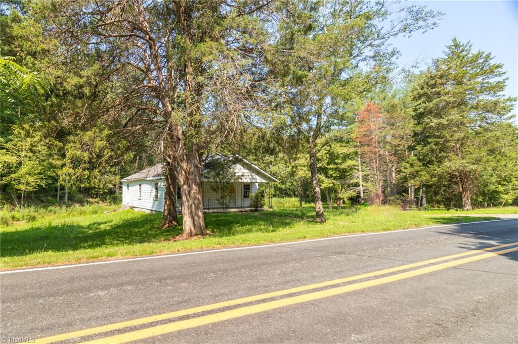 5650 Waller Road Property Photo 4