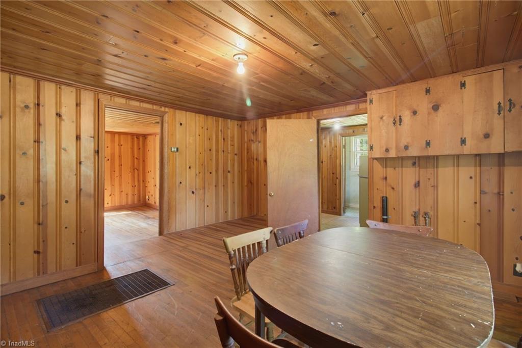 5650 Waller Road Property Photo 12