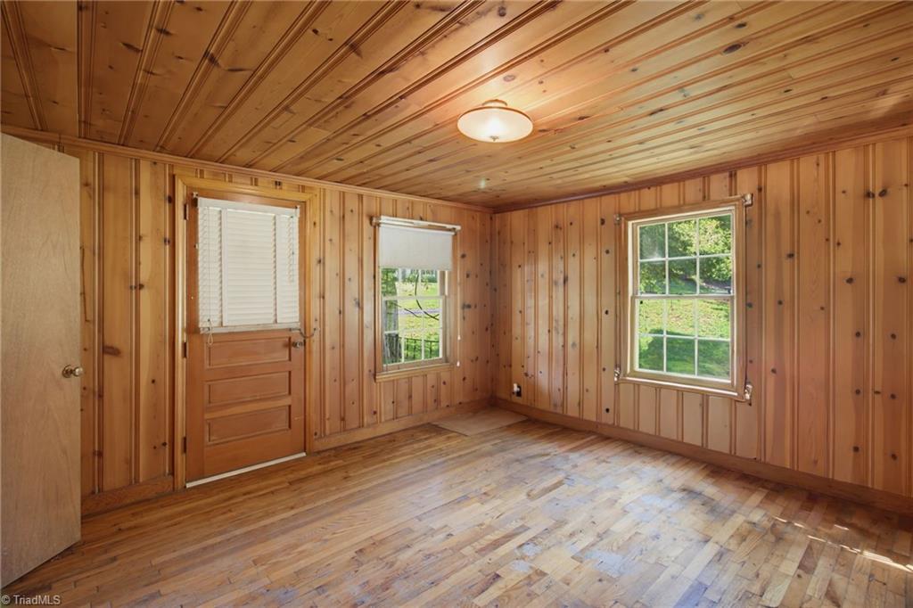 5650 Waller Road Property Photo 16