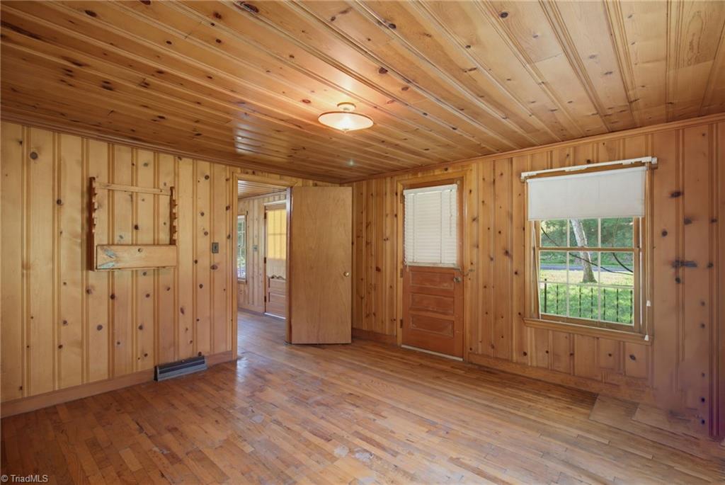 5650 Waller Road Property Photo 17