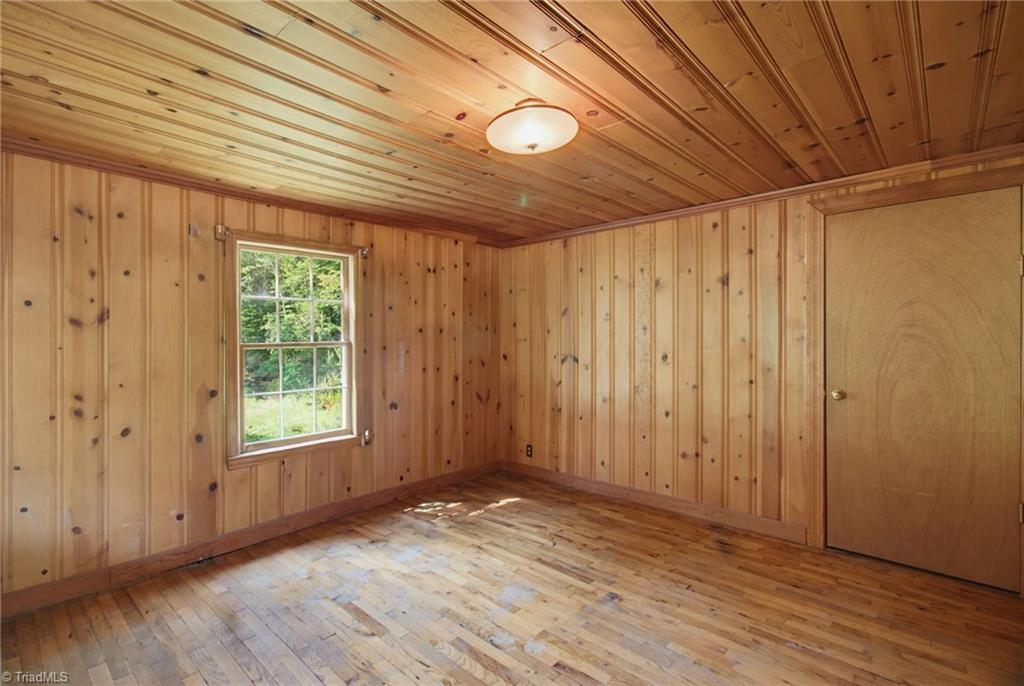 5650 Waller Road Property Photo 18
