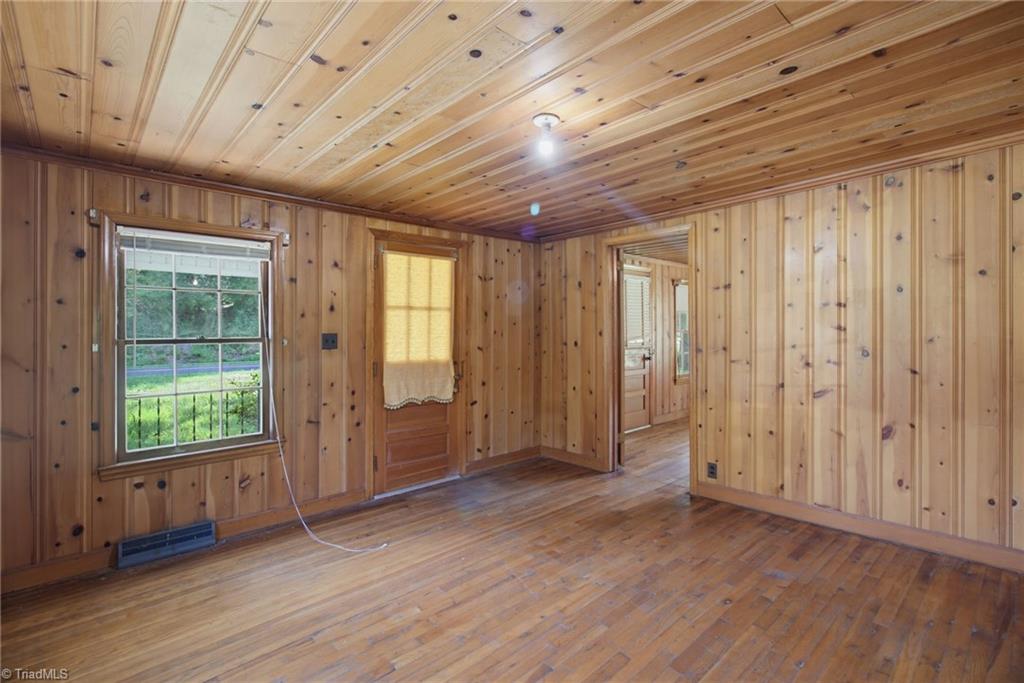 5650 Waller Road Property Photo 19