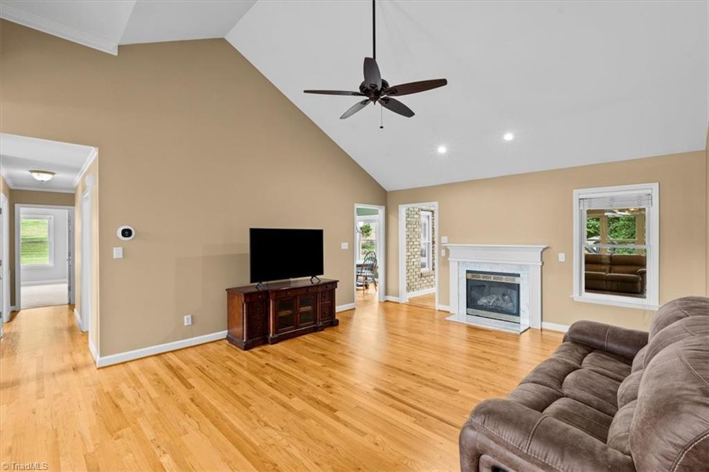 592 Carson Ridge Drive Property Photo 5