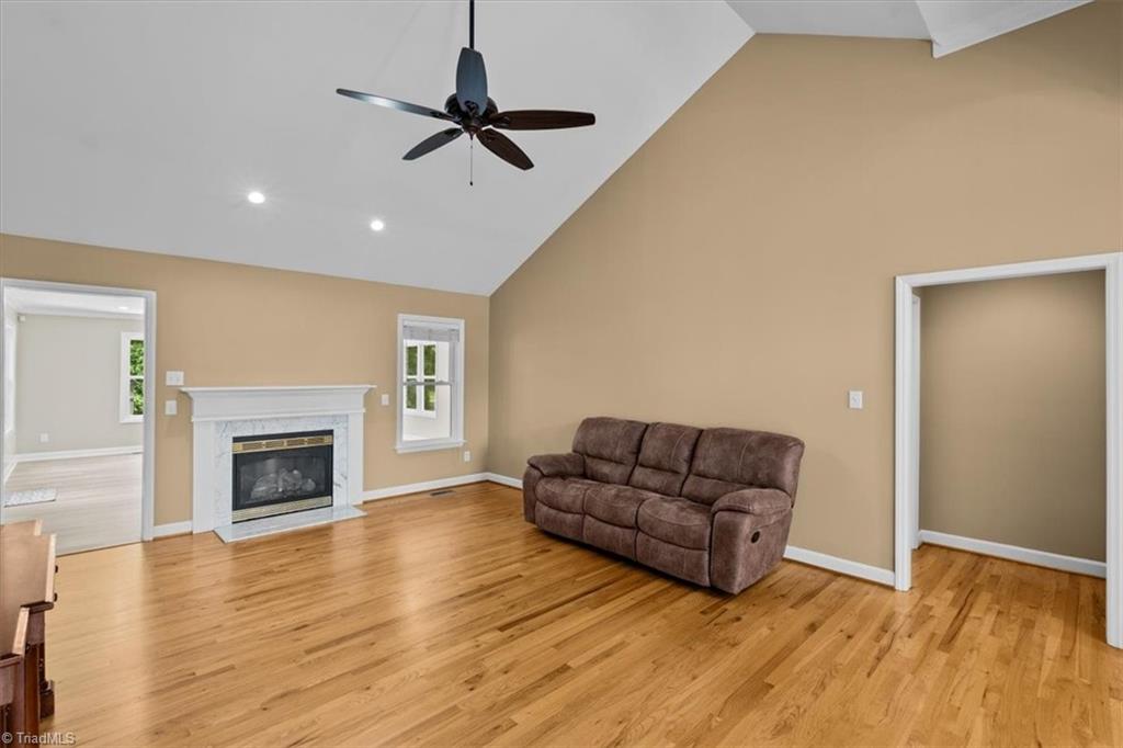 592 Carson Ridge Drive Property Photo 6