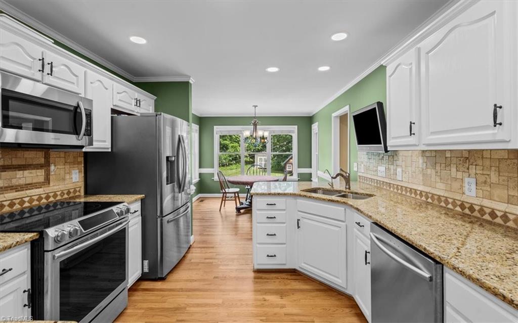 592 Carson Ridge Drive Property Photo 11