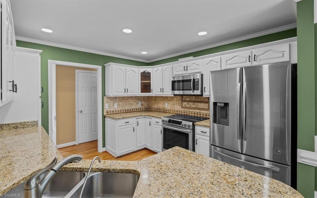 592 Carson Ridge Drive Property Photo 13