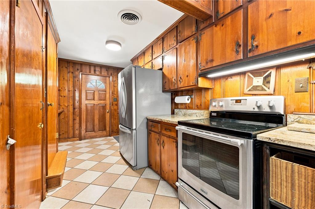 1501 Westridge Road Property Photo 27