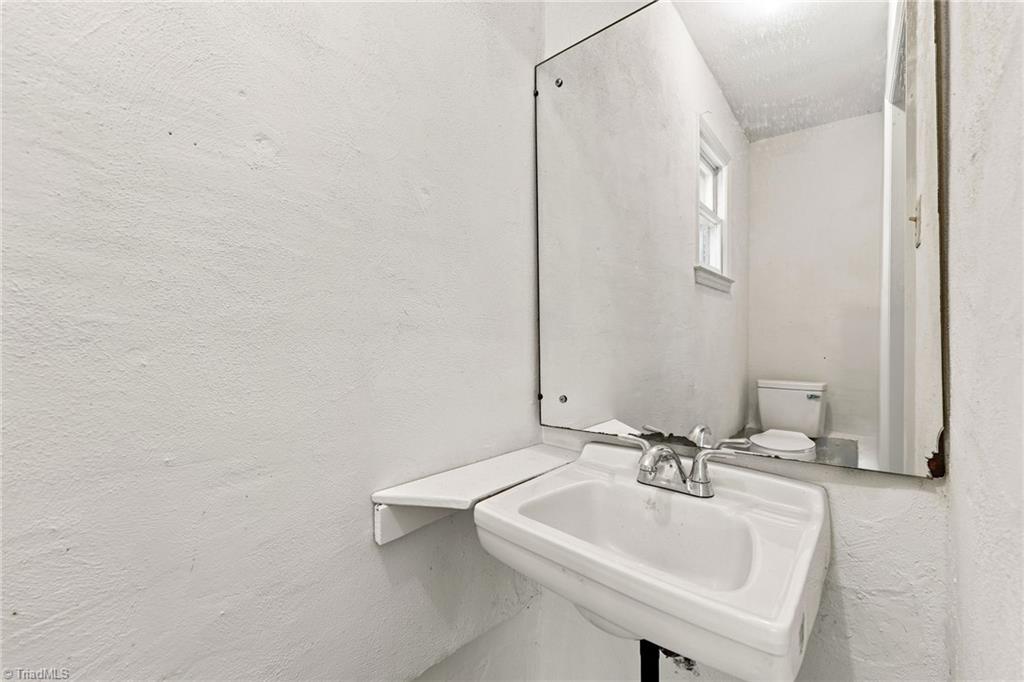 1501 Westridge Road Property Photo 37