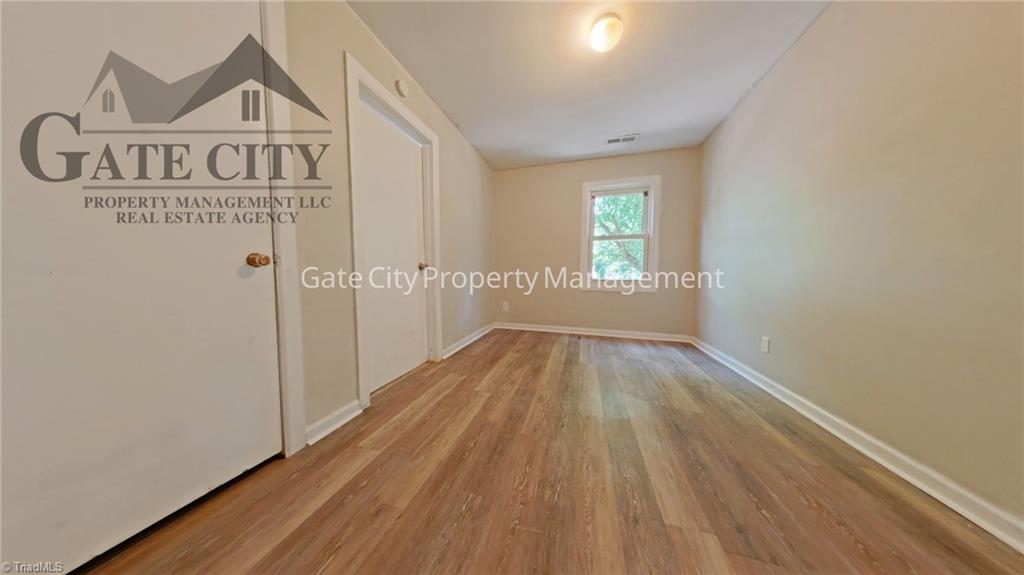 1903 Apex Place Property Photo 4