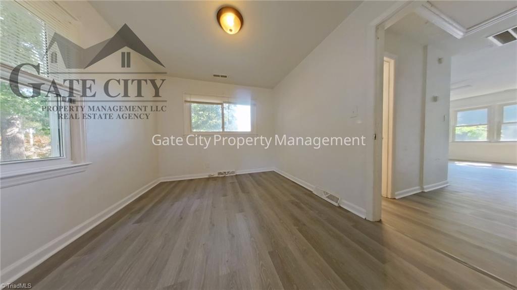1903 Apex Place Property Photo 6