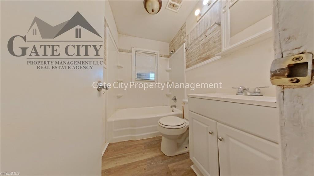 1903 Apex Place Property Photo 7