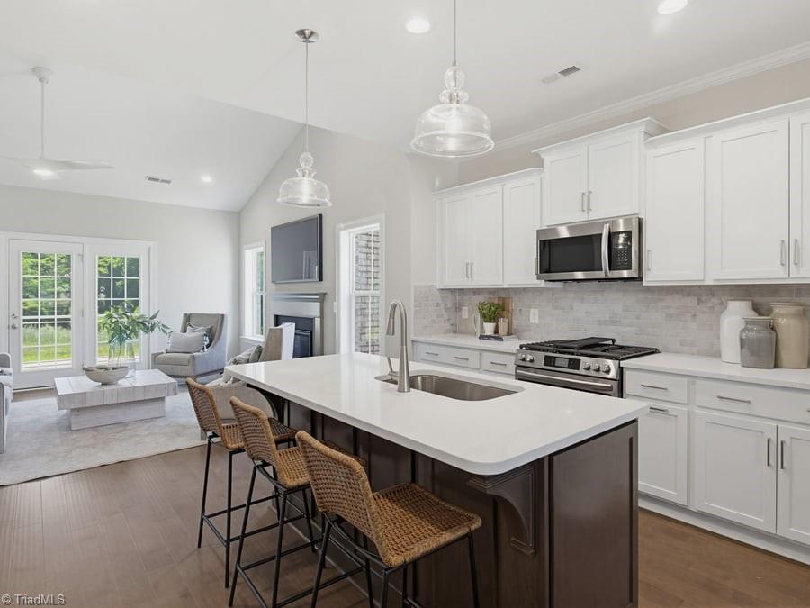 811 Gibb Street Property Photo 7