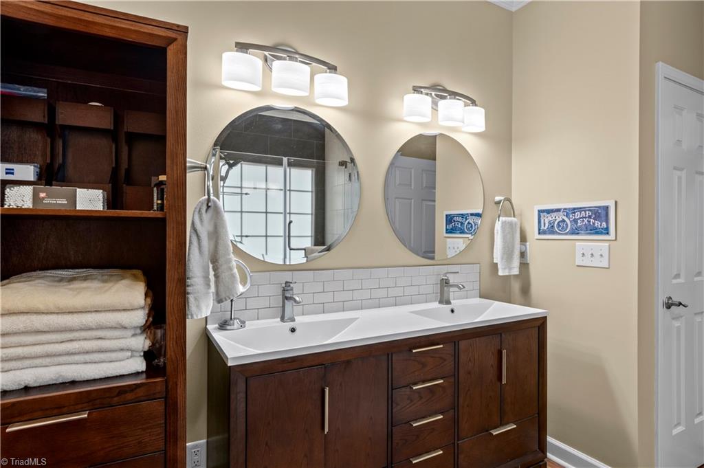 174 Stadium Oaks Drive Property Photo 17