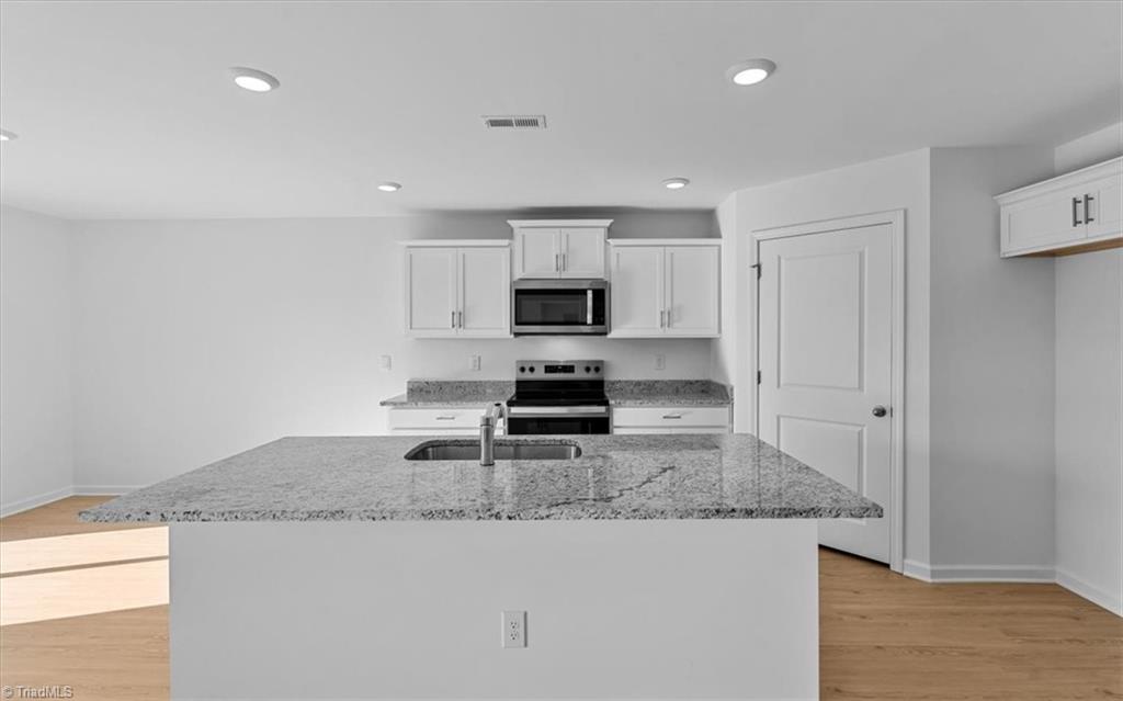 436 Jackson Way Property Photo 13