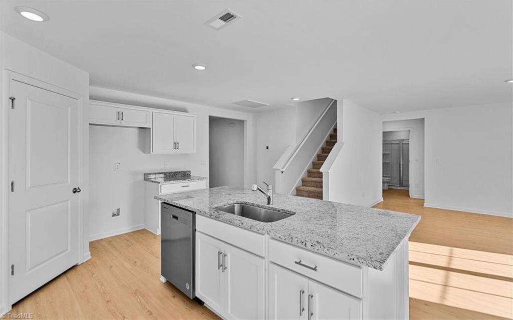 436 Jackson Way Property Photo 14