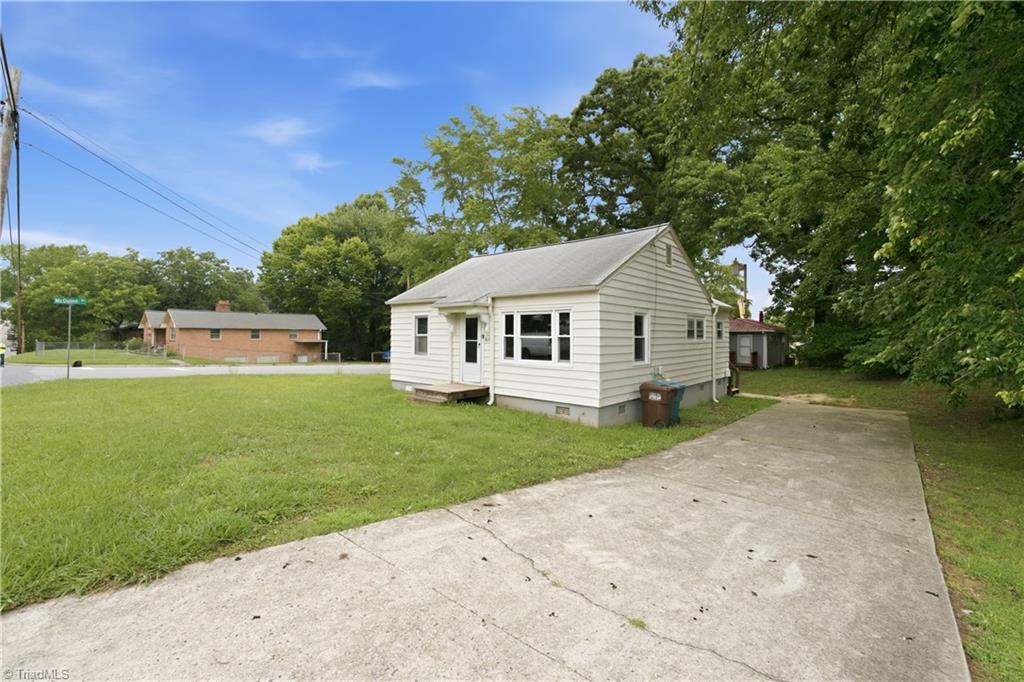 1616 Guyer Street Property Photo 3