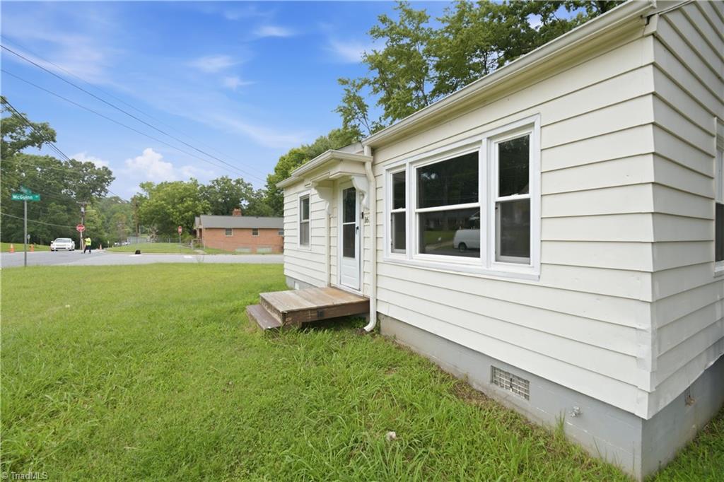 1616 Guyer Street Property Photo 4