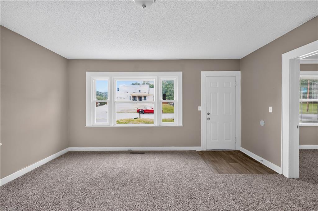 1616 Guyer Street Property Photo 6