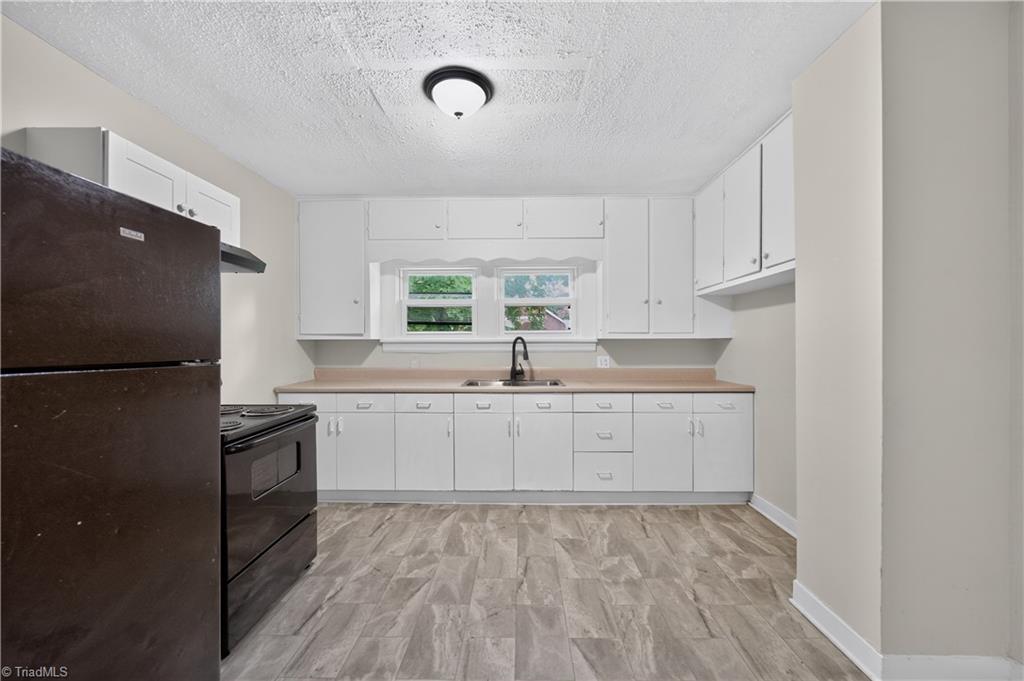 1616 Guyer Street Property Photo 13